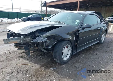 2002 Ford Mustang z USA, uszkodzony, nr VIN 1FAFP40482F140612